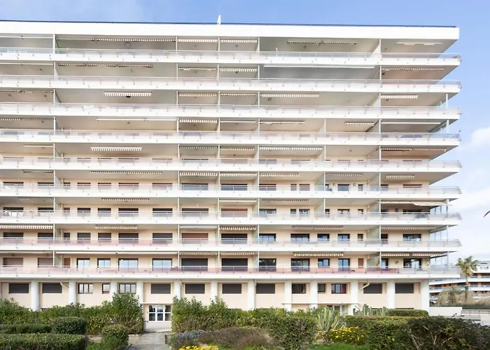 Le Grand Large-2 By Interhome